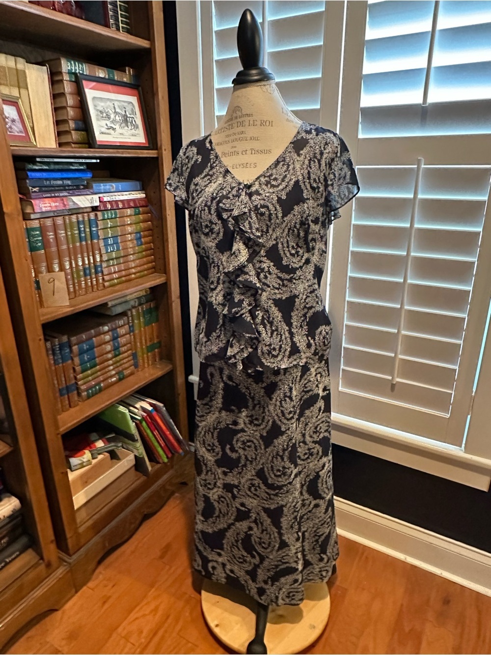 Liz Claiborne Navy and White Paisley Ruffle-Front Skirt Set